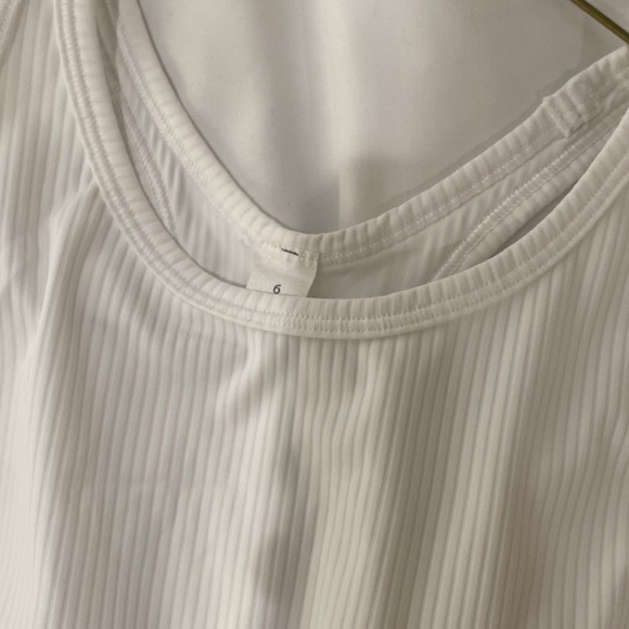 White lululemon tank top size 6 - Picture 5 of 5